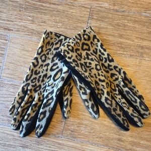 Leopard Print Velour Gloves